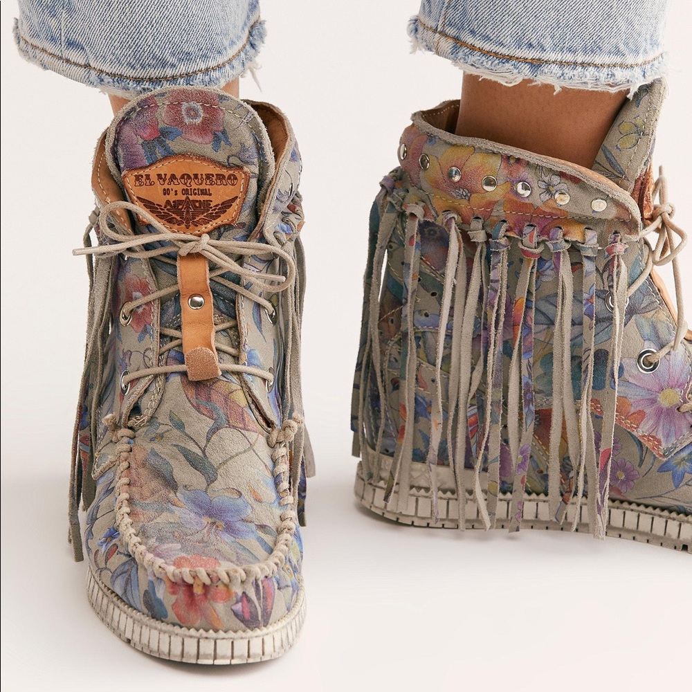 ISO ROSELAND MOCCASIN BOOT IN 36 🌸💫